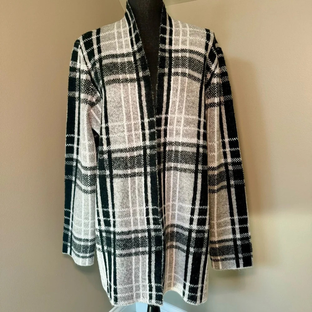 NWT Evolution by Cyrus‎ grey black plaid open front cardigan women’s XL